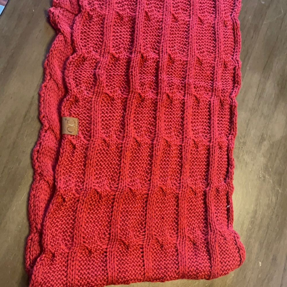 Red CC infinity scarf lightly worn